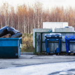 Kontenery na śmieci i gruz – jak efektywnie klasyfikować odpady?